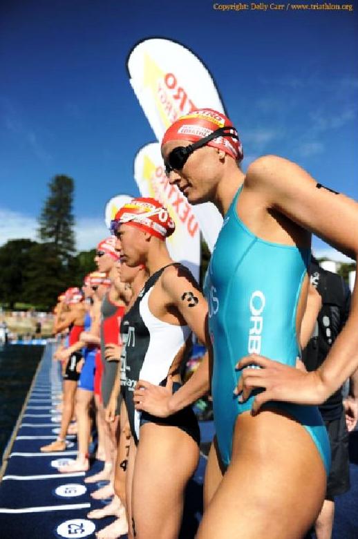 Andrea Hewitt gained the second place in the first leg of Triathlon World Championship Series in Sidney
