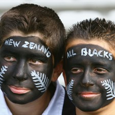 The Social Media Award for Week 5 goes to New Zealand. The @Allblacks have more Twitter followers than any other team.