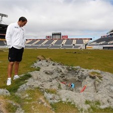 England manager Martin Johnson sees earthquake damage to Christchurch's stadium