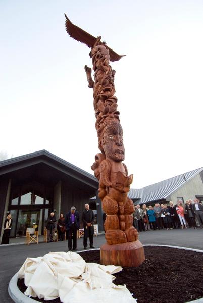 Blessing of an imposing nine metre high Pouwhenua at the entrance to the Wairakei Golf Course