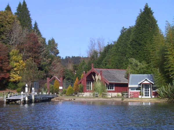 Lodge and Golf Resort for sale in New Zealand sitting on prime tourism real estate in top lakeside location