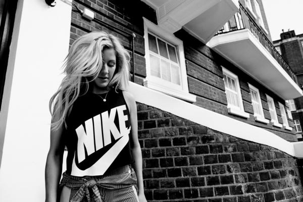 Fitness addict ELLIE GOULDING designs workout for Nike+ Training Club