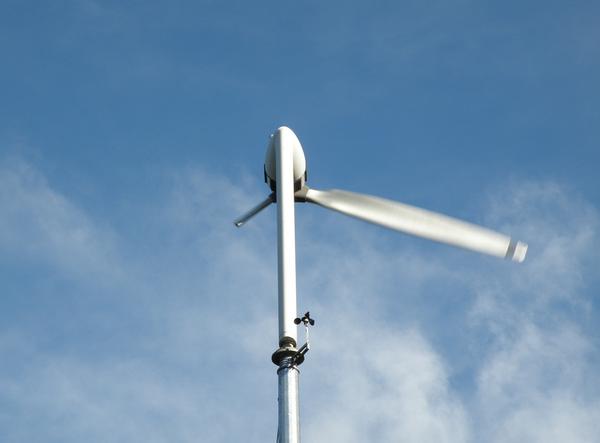 Single-blade wind turbine
