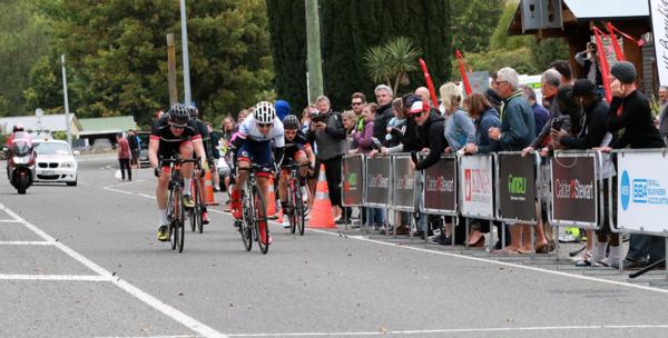 Brad Evans (middle) returns to racing in the Calder Stewart Cycling Series for the first time since his winning effort in the opening round in February. 