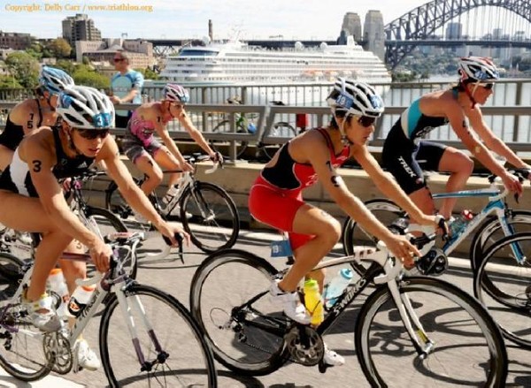 Andrea Hewitt gained the second place in the first leg of Triathlon World Championship Series in Sidney