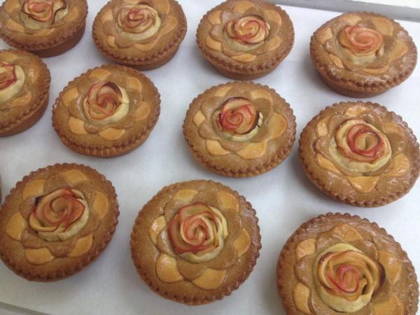 AWARD-WINNING Paraparaumu-based Bakery Kapiti Cakes comes fifth in the Bakels New Zealand Supreme Pie Awards 2015. 
