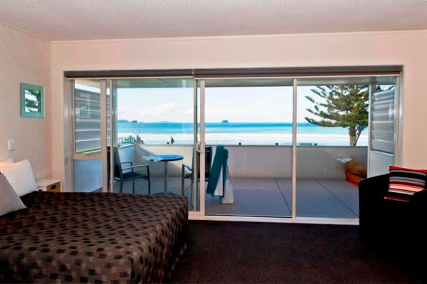This superb beachfront motel is selling a long lease and is a great business opportunity!