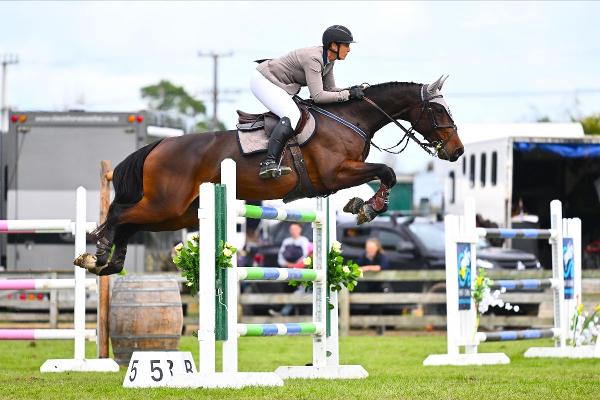 Brooke Edgecombe and LT Holst Andrea soaring to victory in the POLi Payments Premier League Series at the series final show in Masterton this weekend. It was one of a number of awards the Waipukurau combination picked up.