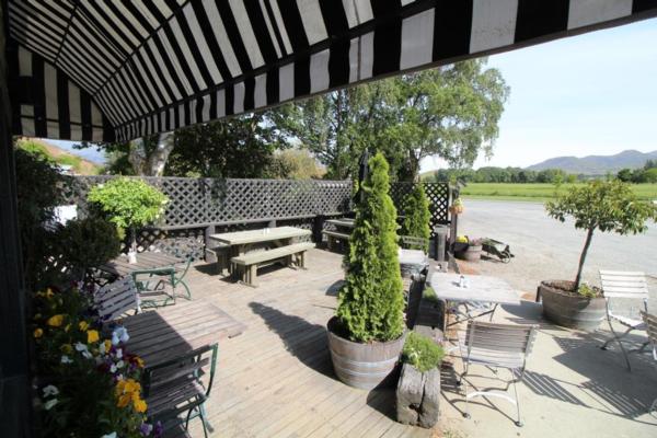 Gorgeous small rural cafe for sale which deserves your attention as it's seriously profitable