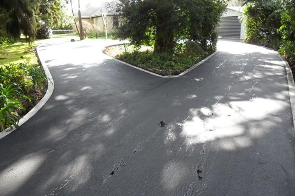 Waikato Construction and Shaw Asphalters work together to bring you an exceptional kerbing service.