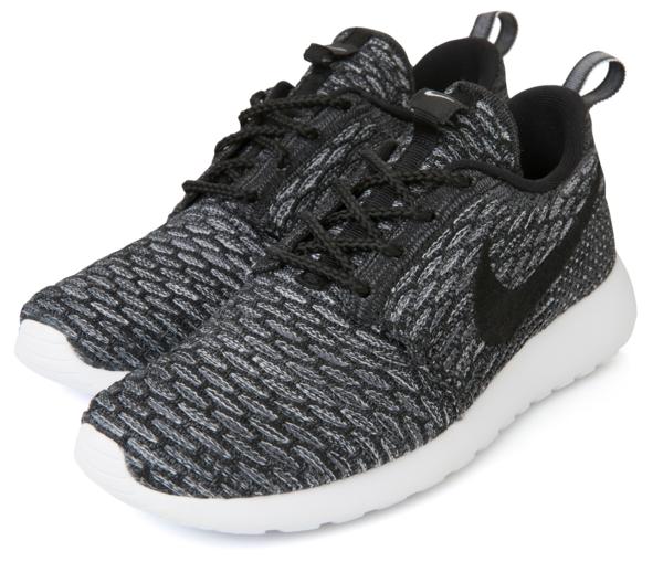 MORE WITH LESS: THE NIKE ROSHE FLYKNIT