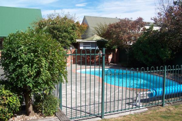 Perfect entry level motel business opportunity for couple or family to be part of the tourism boom!