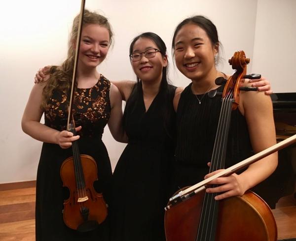 Matryoshka &#8211; Sarah Lawrence (violin) Valerie Xiang (piano) Eugene In (cello)