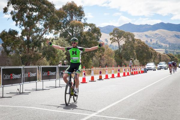 Tom Hubbard (Breads of Europe) is looking to repeat his Calder Stewart Cycling Series first round win to take the elite series lead in the third round the CYB Construction Hokitika Classic on Saturday. 