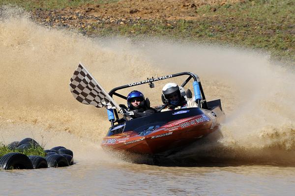 Consistency and speed rewarded Wanganui's Bevan Linklater and Malcolm Ward &#8211; winning the Jetpro Lites class in Sunday's third round of the 2011 Jetpro Jetsprint Championship series held at Meremere. 