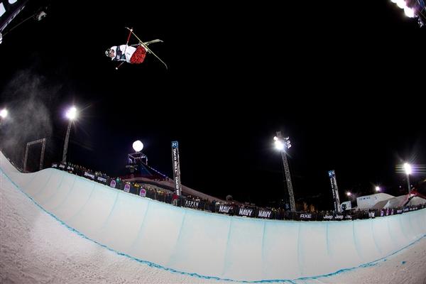 Jossi Wells flies high in the pipe at Winter X Games