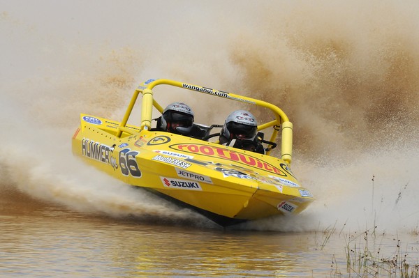 Wanganui's Leighton and Kellie Minnell have taken the lead in the Suzuki Super boat category after the second round of the Jetpro Jetsprint Championship held near Featherston on Sunday.
