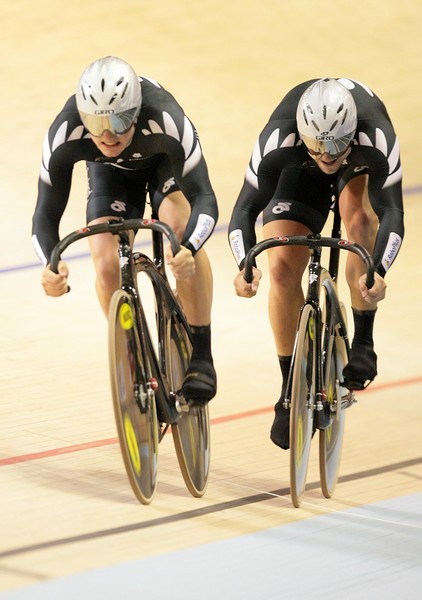  Sam Webster (left) and Eddie Dawkins push hard in the men's team sprint