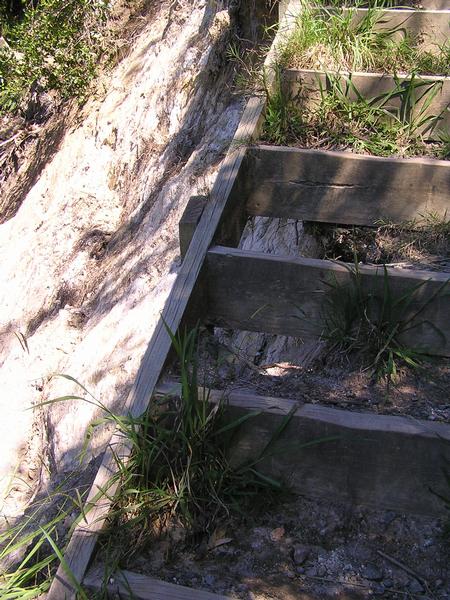 Steps on the edge of a 25m slip