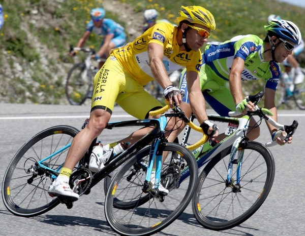Italian Rinaldo Nocentini (AG2R La Mondiale) leading the standings in the yellow jersey after the Pyrenees