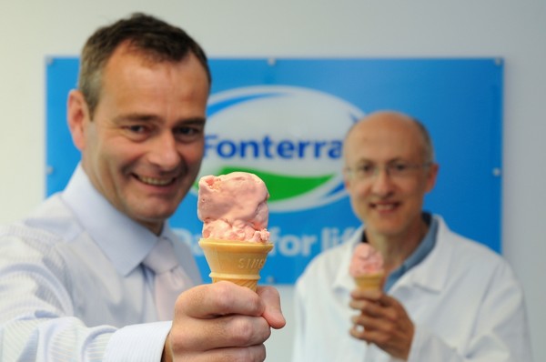 Ice cream men (from left): Dr Jeremy Hill, Chief Technology Officer at Fonterra, and Associate Professor Geoff Krissansen give ReCharge ice cream the taste test.