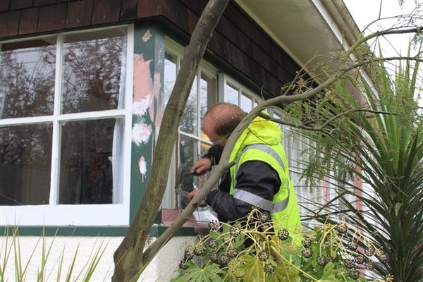 Smith and Smith is working from dawn to dusk in a bid to help restore earthquake victims' glass-shattered Christchurch homes.