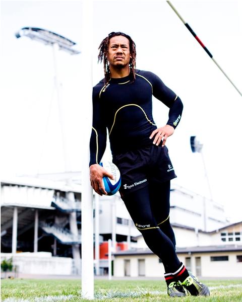 Leading compression garment supplier SKINS have signed one of the most respected players in world rugby Tana Umaga. 