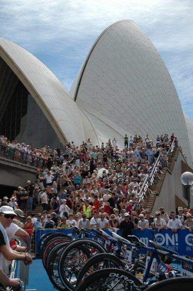 Huge crowds in Sydney at the opening round of the Dextro Energy Triathlon ITU World Championship Series that SKINS have partnered with for another year 