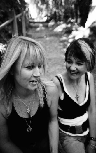 Shelley Hirini (left) and Lisa Nimmo on set during shooting of their new video. 