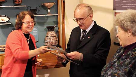 Greek vase reproductions unveiling in Palmerston Nort