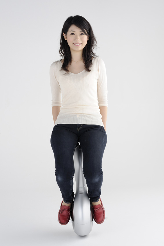 Honda Develops New Personal Mobility Device With the Goal of Co-existing in Harmony with People -- World's first drive system that enables movement in all directions