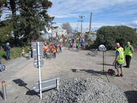 Mayor and Duncan MacKenzie welcome cyclits