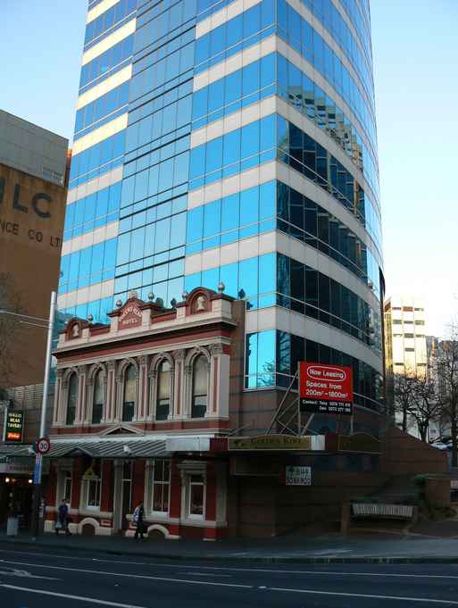Queens Head Tavern frontal