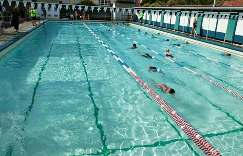 Swimmers enjoy the outdoors at Thorndon Pool.