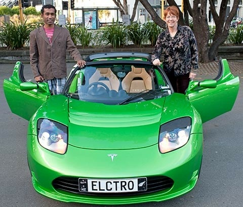 Tesla sports car owner Ian Mirandah with Mayor Celia Wade-Brown.