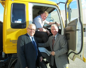 Principal Rural Fire Officer Richard McNamara with Mayor Alistair Sowman and Councillor Trevor Hook, Rural Fire Officer, Kenepuru Rural Fire Force.