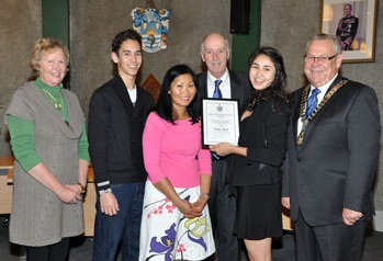 Deputy Mayor, Jenny Andrews and Mayor Alistair Sowman with Vicky Mack and her brother Hugh and parents David and Kraisri.