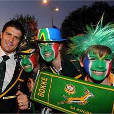 Morn&#233; Steyn mingles with Springbok fans ahead of departure