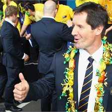 Australia coach Robbie Deans has stuck with a winning formula