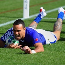 Samoa's Kahn Fotuali'i crosses for the fastest try of RWC 2011 so far