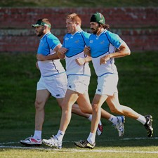 South Africa's Botha, centre, is in and Matfield, right, is out for Fiji match