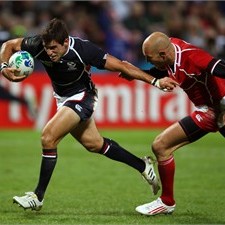 Mike Petri races to the line for the only try in USA's victory over Russia