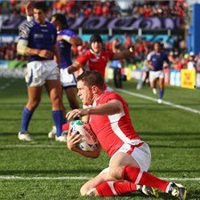 Wales wing Shane Williams touches down his crucial try