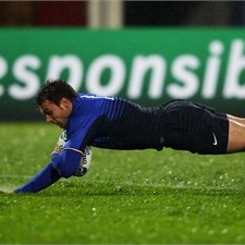 Vincent Clerc goes over to put France ahead in the fifth minute
