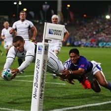 South Africa wing Bryan Habana scores his 40th Test try