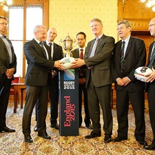 Hungary Secretary of State for Sport Istv&#225;n Simicsk&#243; met IRB Chairman Bernard Lapasset in Budapest last week.