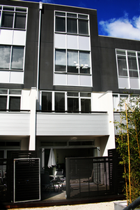 Beaumontstay  is located across the road from the historic Victoria Park Market, with Ponsonby, the Viaduct Harbour and Wynyard Quarter just a short walk away.