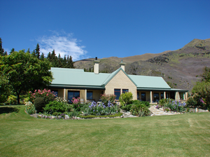 Full view of the Drummond 0.8 hectare property. 