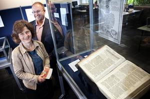 The John Harris award winner Bronwyn Matthews, with senior history lecturer Chris Jones.
