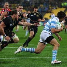 Lucas Gonzalez Amorosino sets off on his victory run for Argentina